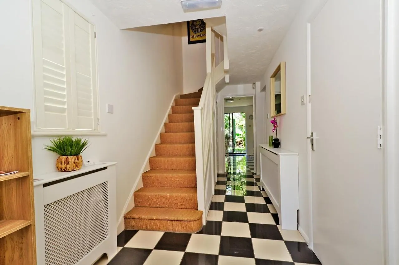 Harlinger Lodge Annexe London Guest house